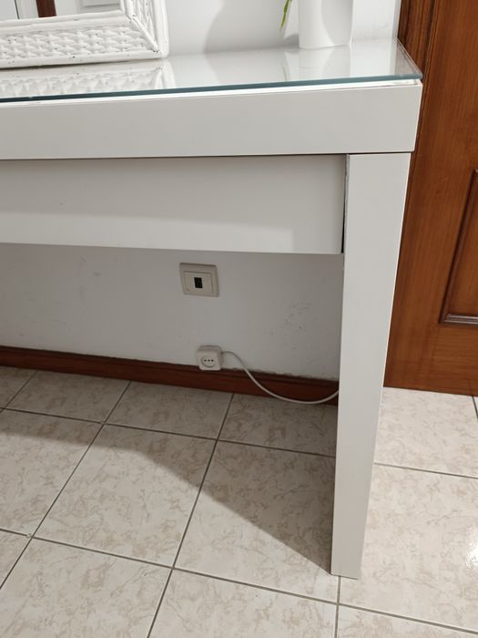 Toucador ou móvel para entrada