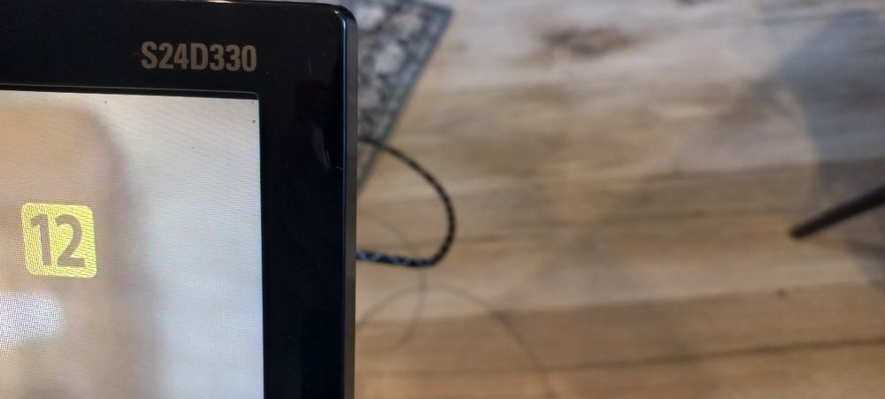 Sprzedam monitory 24cale samsung  asus