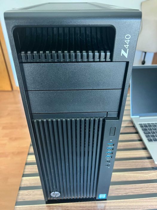 Workstation HP Z440 – Xeon E5-2680 v4 | 32GB DDR4 ECC | SSD 256GB + HDD 2TB | NVIDIA Quadro K620
