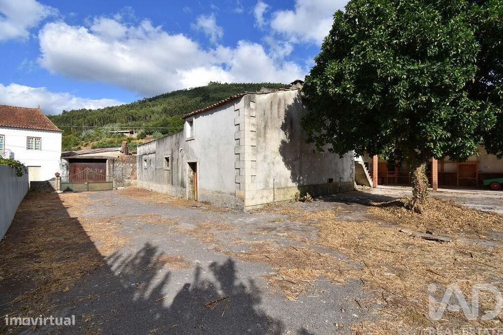 Casa tradicional T3 em Miranda do Corvo de 220,00 m2