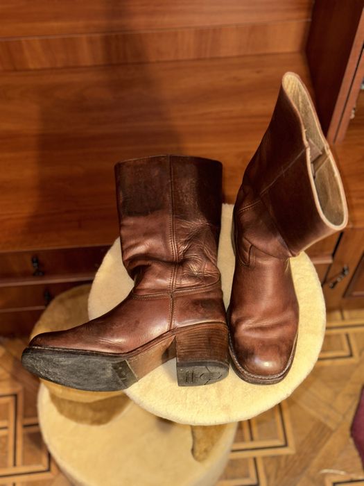 Шкіряні чоботи в стилі 70-х