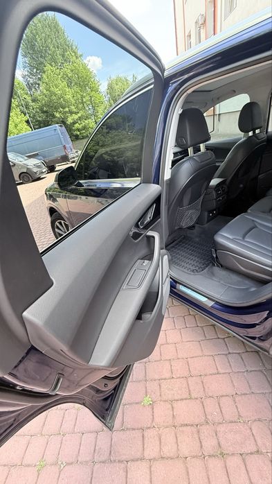 Audi Q7 2019 VIN WA1LAAF7XKD034120 фото оголошення 12 з 24