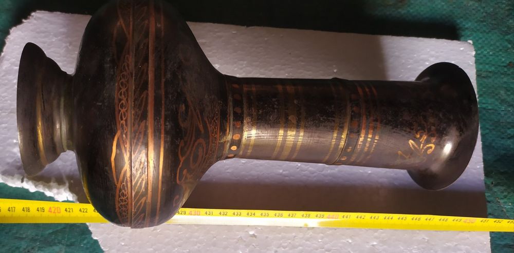 На подарок ваза из латуни