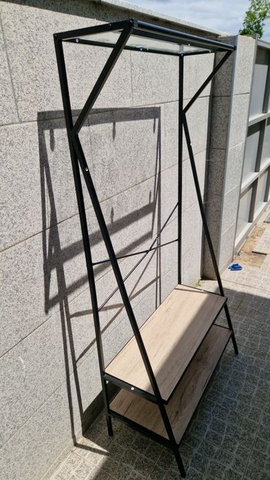 Movel com suporte de cruzetas