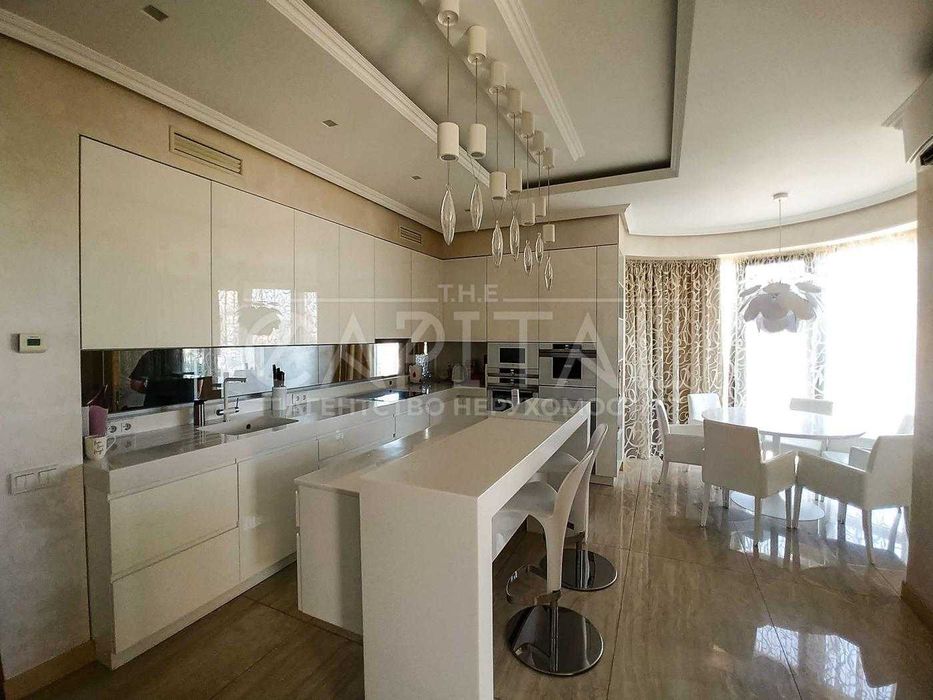 Продаж квартири, пентхаус , вул. Назарівська, Шевченківський р-н