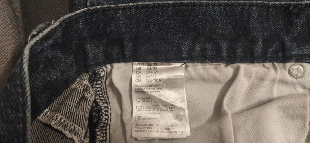 Granatowe jeansy H&M