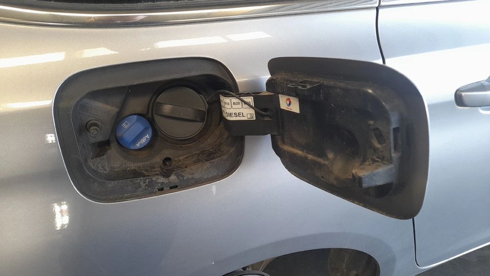 Tampa depósito combustível PEUGEOT 308 SW II