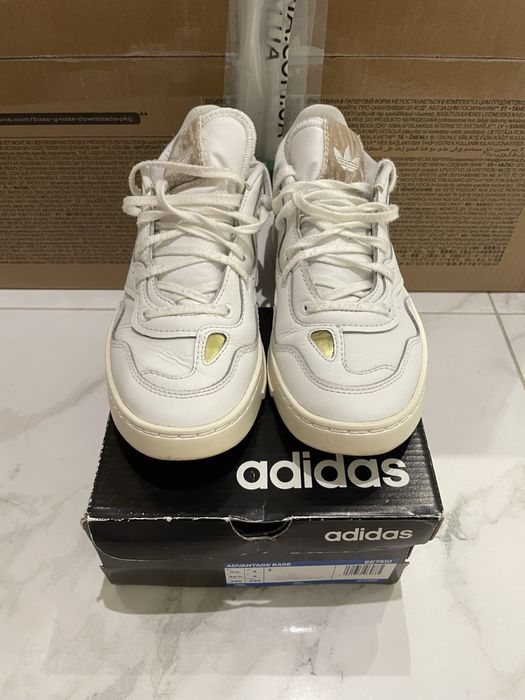 Кросівки жіночі Adidas