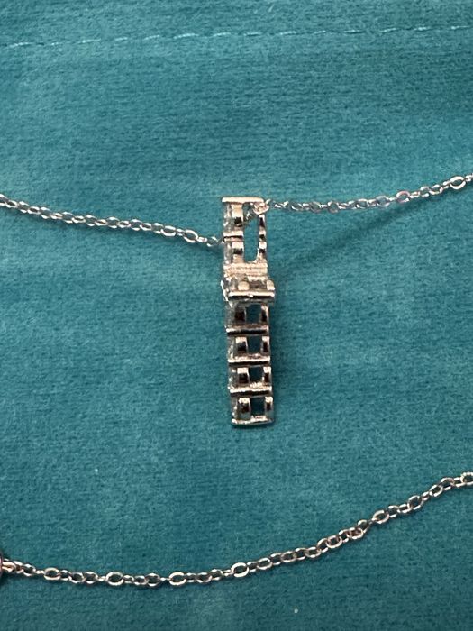 Moissanit węglik krzemu 0,1ct wisiorek krzyżyk