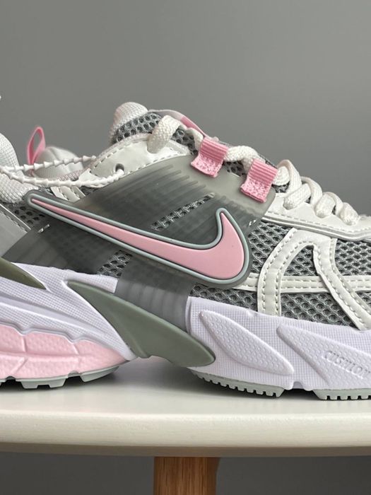 Кросівки Жіночі Nike V2K Runtekk White Grey Pink 36-41 Топ якість
