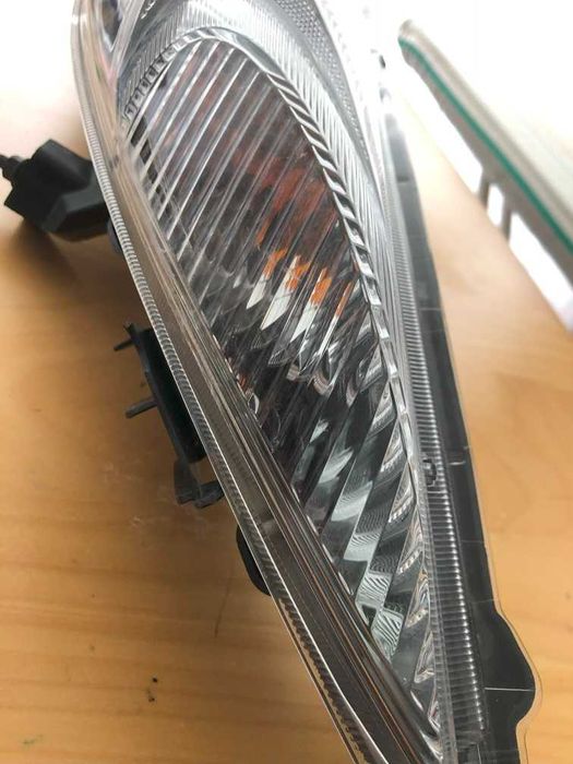 Farol direito Nissan Juke F15 (2010 a 2014) (ref. 261203YW0D)