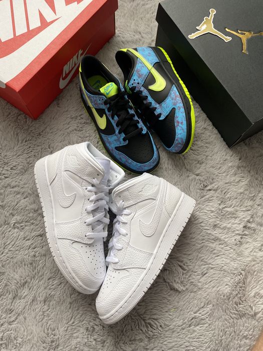Jordan 1 Mid “Triple White” / Nike Dunk Low “Acid Wash”