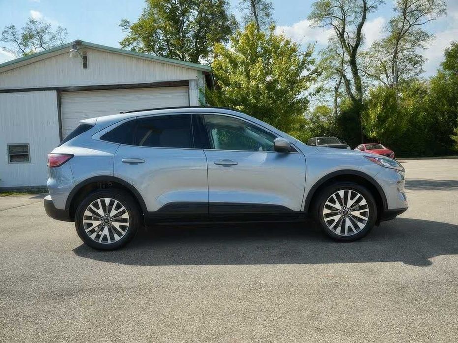 Ford Escape Titanium      2022