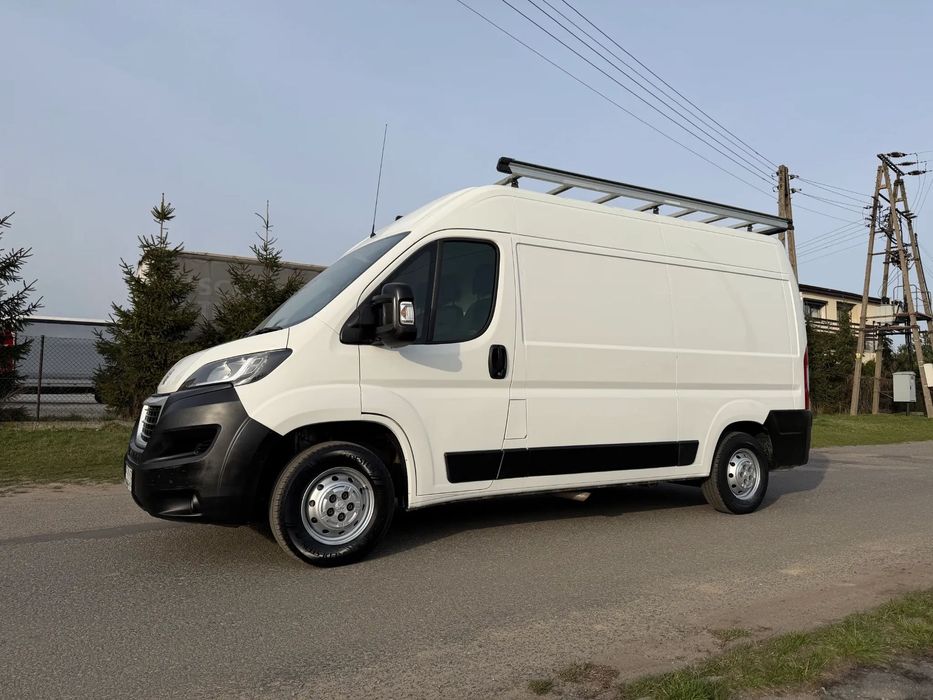 Peugeot Boxer * 2.0 / 130KM * L2H2 * Furgon / Blaszak * Średni / Podwyższany *  Bagażnik dachowy * Hak * Klimatyzacja * Tempomat * Nawigacja *