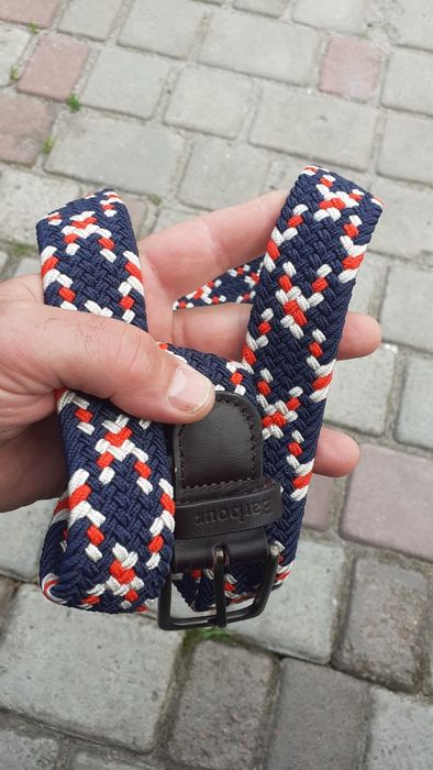 Плетеный эластичный ремень Barbour в морских цветах.Длина 105см,ширина 34см.Отличное состояние.
