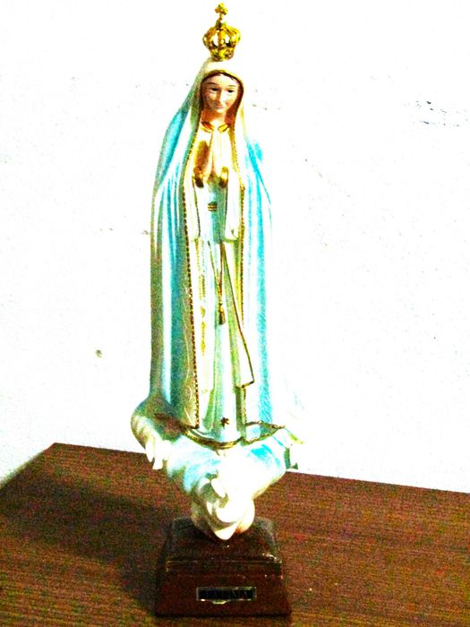 Estatueta simples de Nossa Senhora de Fátima