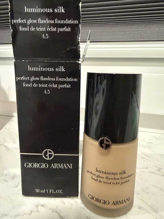 Podklad armani luminous silk 4.5 - stara formuła