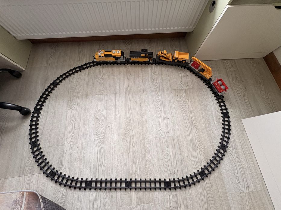 іграшковий потяг CAT Construction Express Train
