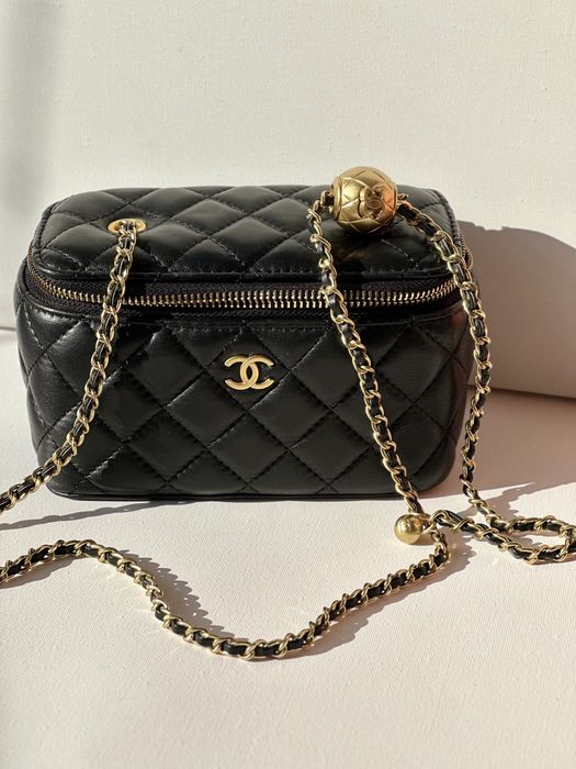 Kuferek czarny Chanel