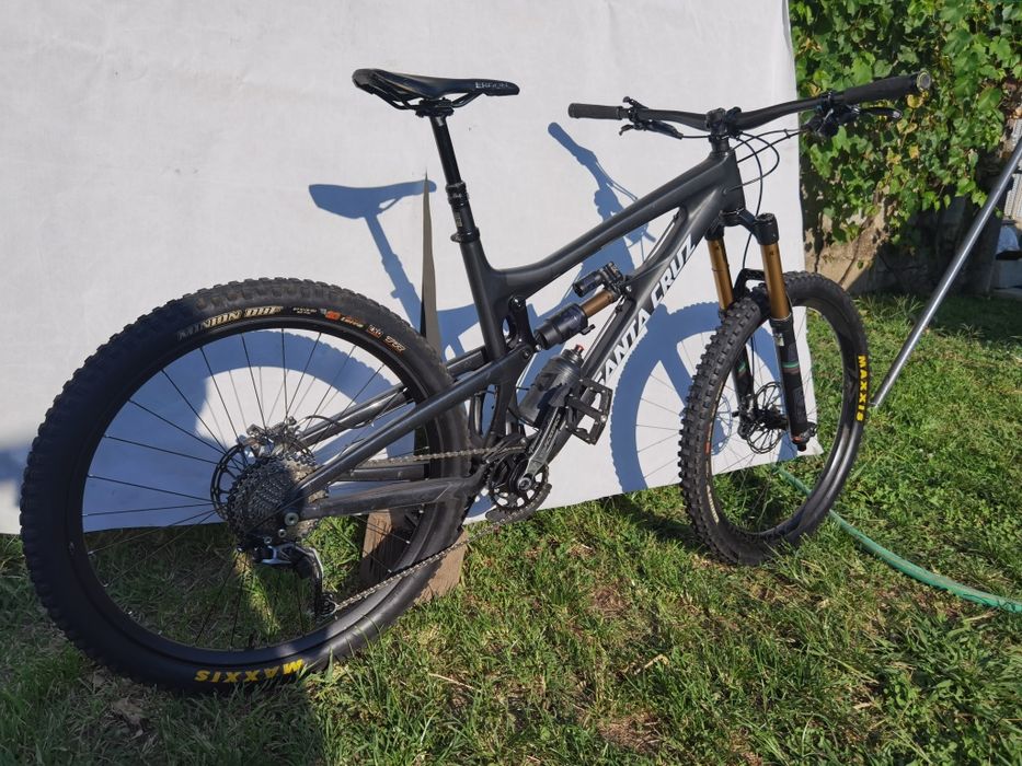 Santa Cruz Nomad C e Santa Cruz V10
