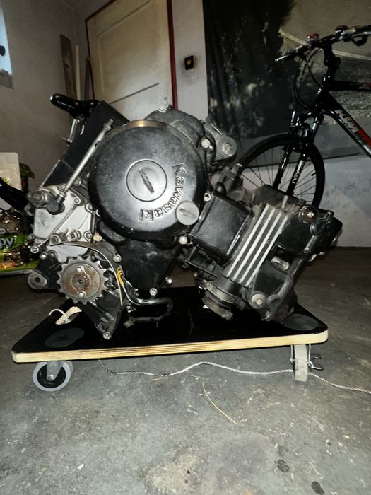 Silnik Gpz 500 na części