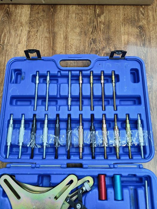 Ściągacz sprzęgieł dwumasowych samonastawnych