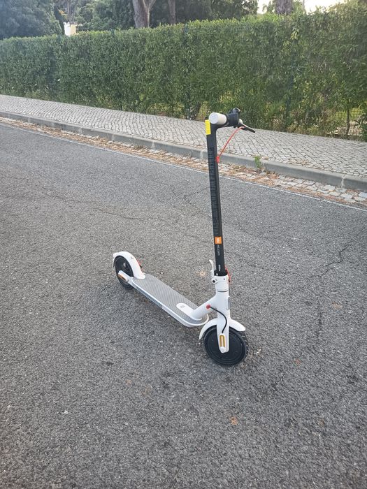 Xiaomi Mi Electric Scooter (Branca) - Excelente Estado + Acessórios