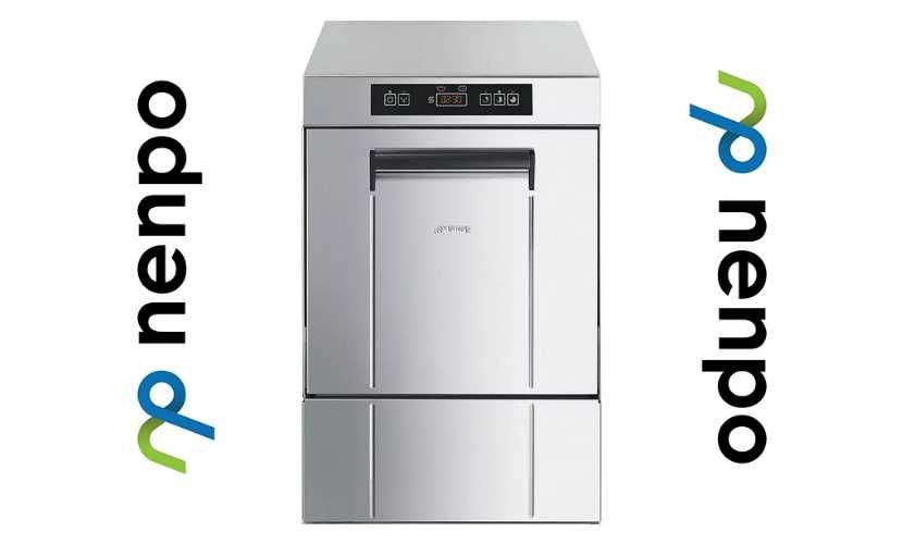 Zmywarka z wyparzaniem do naczyń i szkła SMEG