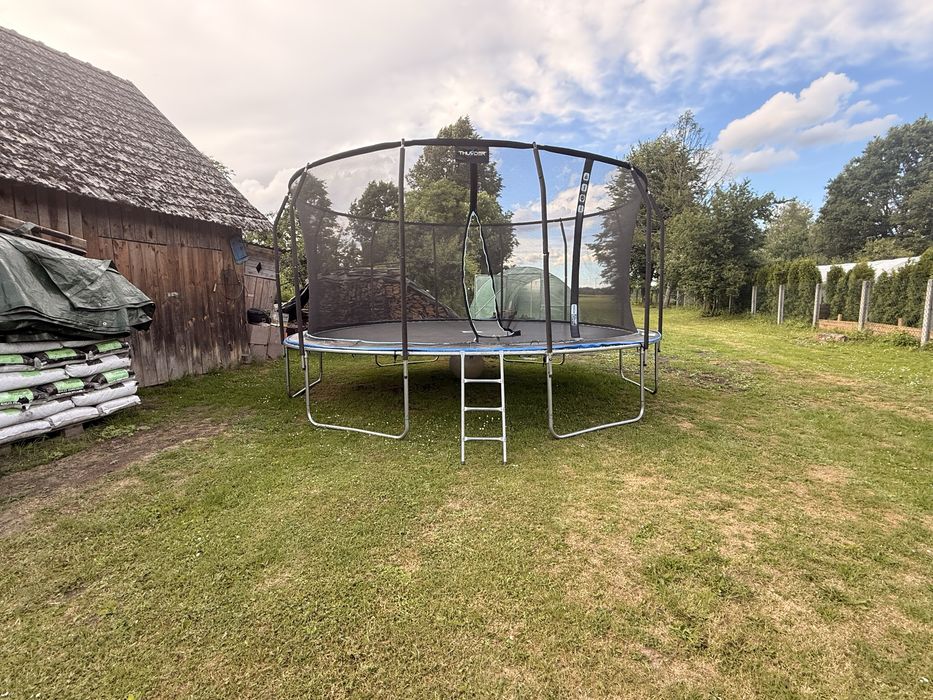 Trampolina ogrodowa