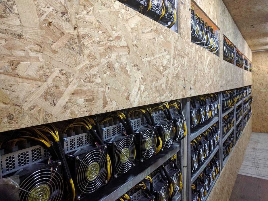 Контейнер для майнинга 12м-2.5м-2.5м Воздушное охлаждение 200kBT