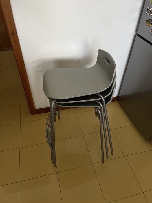 3 cadeiras de cozinha