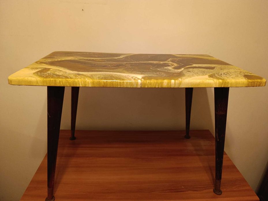 mesa vintage. bom estado