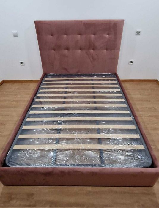 Camas De Casal Estofadas Top de Gama 190x140m Estrado Incluído 199€ !!