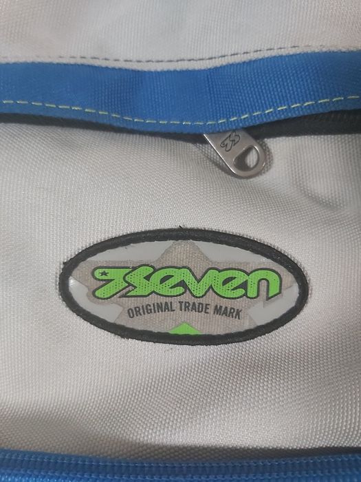 Mochila escolar como nova
