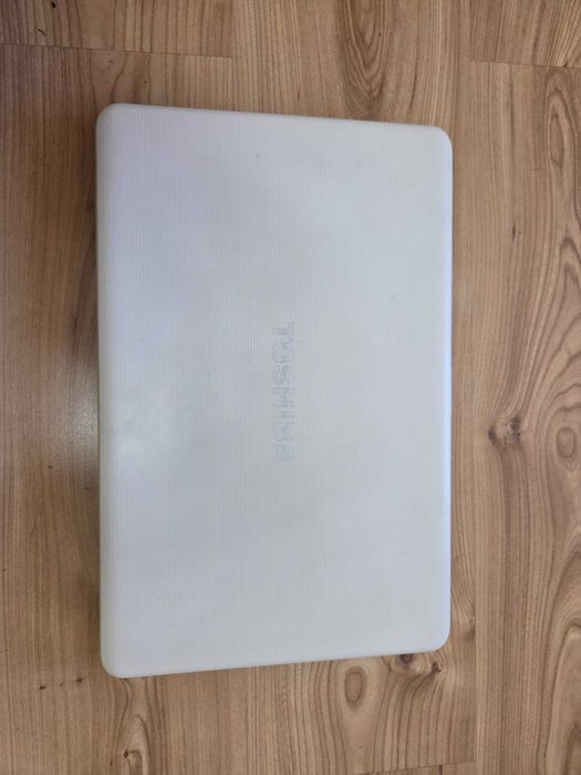 Toshiba Satelitte C870-1J6 Intel I3  6GB RAM