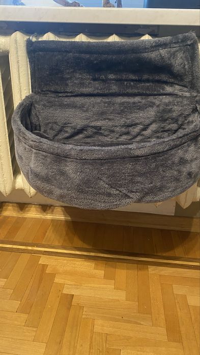 Мягкое место для кошек на радиатор