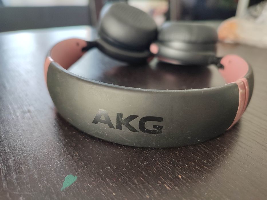 Słuchawki bezprzewodowe AKG Y500 Różowe