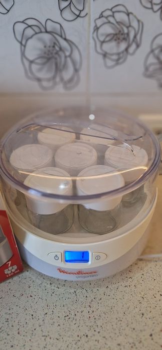 Йогуртниця moulinex YG 230