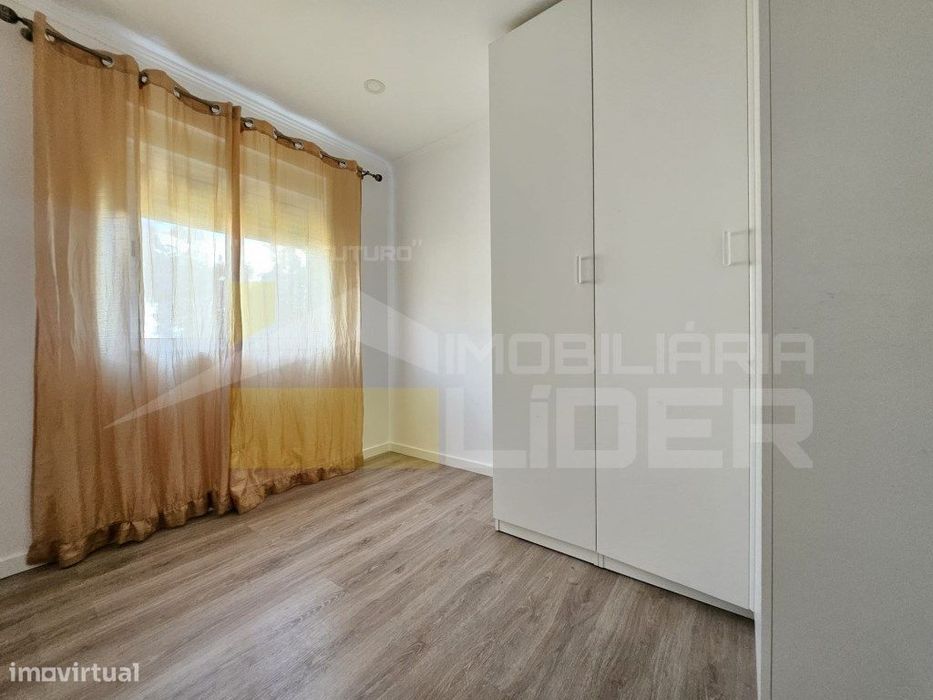 Oferta de Verão oferecemos a escritura.
Excelente Apartamento T3 m...
