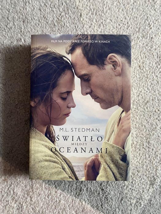 M.L. Stedman ,,Swiatlo miedzy oceanami’’