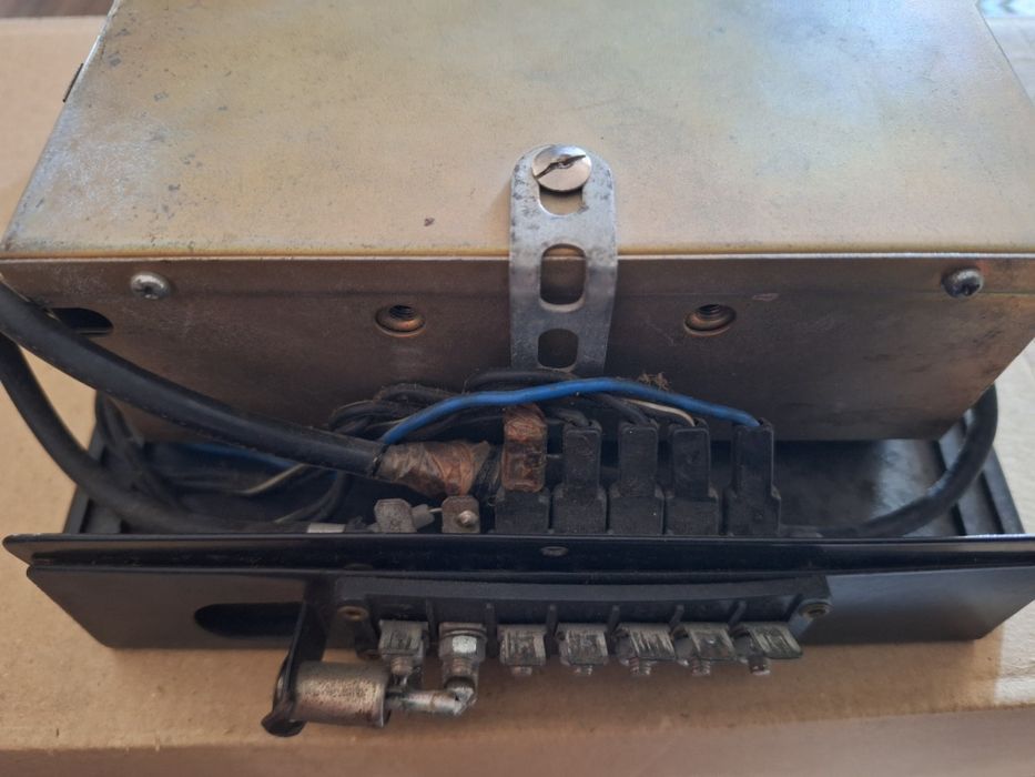 Radio mitsubishi z roku 1970  na duże kasety  dla konesera