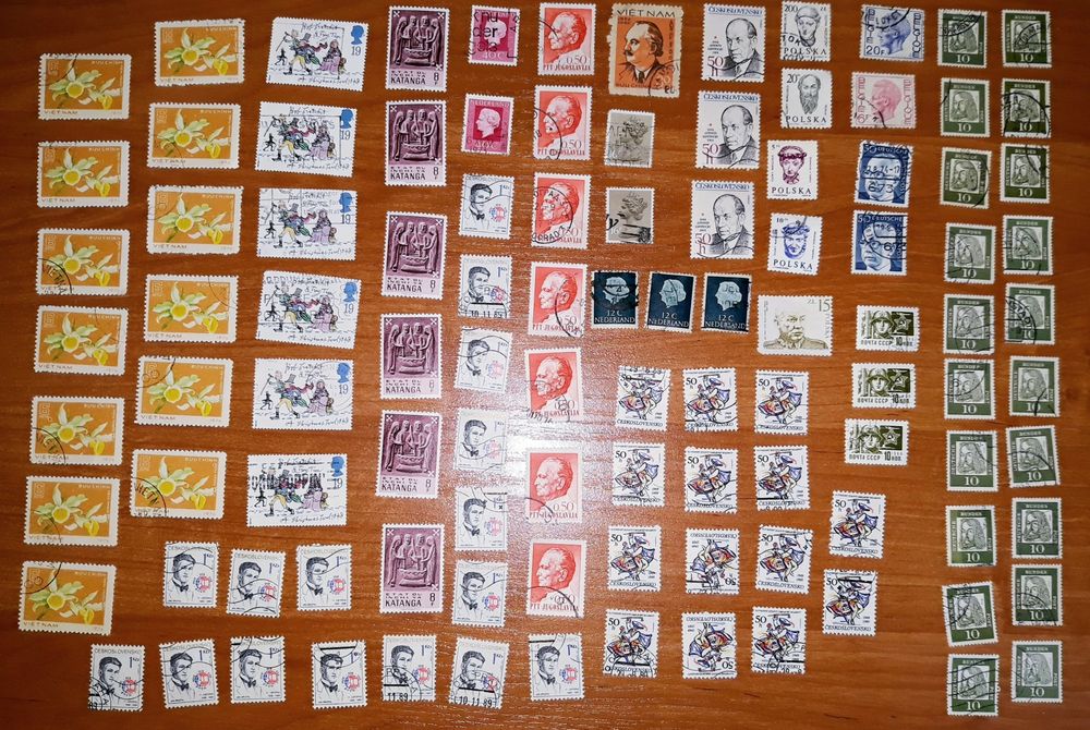 Znaczki pocztowe polskie i zagraniczne - zbiór - sprzedam.