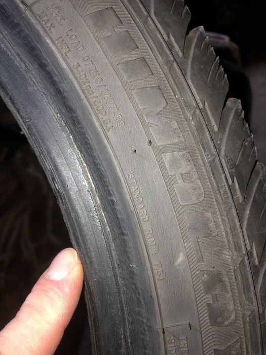 Зимові шини 225/45 R17 94T XL