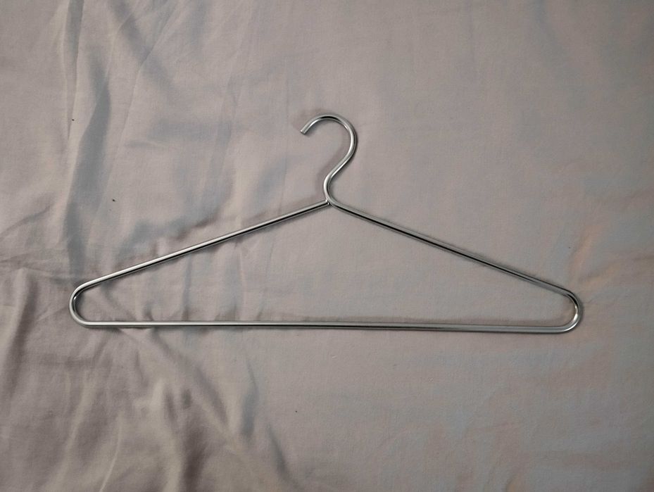 Cabides em Plástico e Metal Diversos