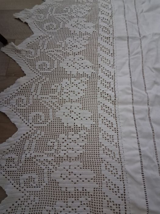 Cortinas em linho caseiroro e renda