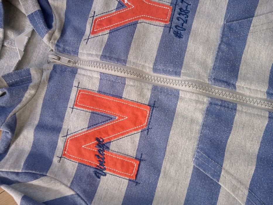 Bluza rozpinana z kapturem