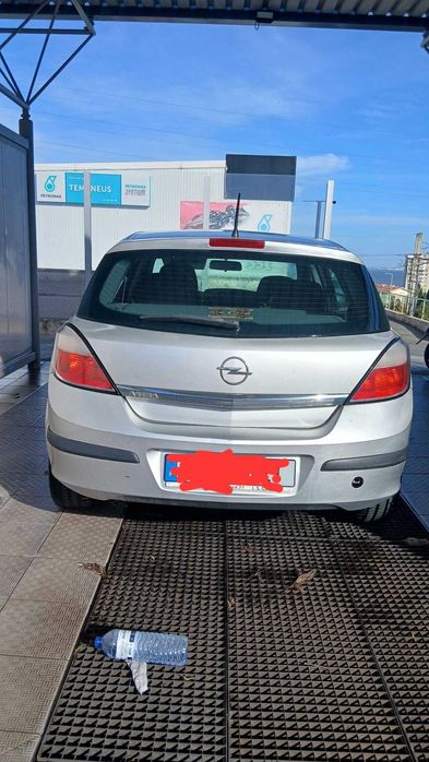 Vendo ou troco pcx ou nmax , Opel Astra H 5p (2004) – Bem Estimado e Económico