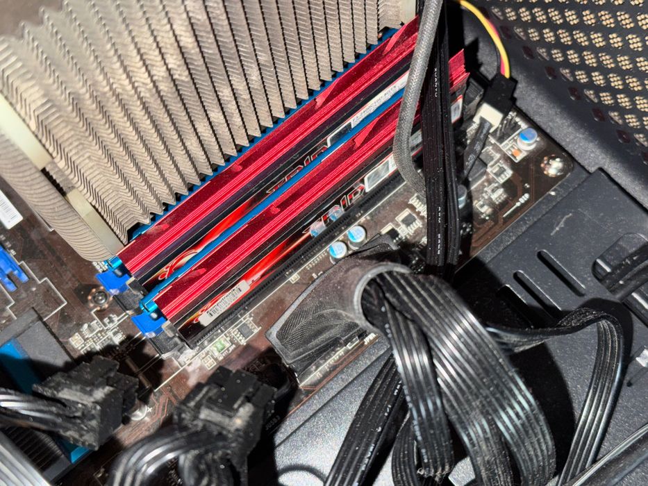 Komputer Intel Core i7-4770 3.40GHz, 16GB RAM, SSD223GB, SSD372GB