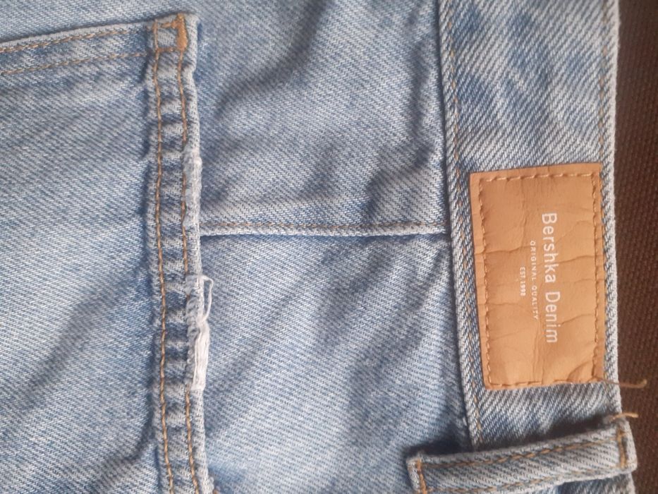 Продам джинсові шорти МОМ,Топ