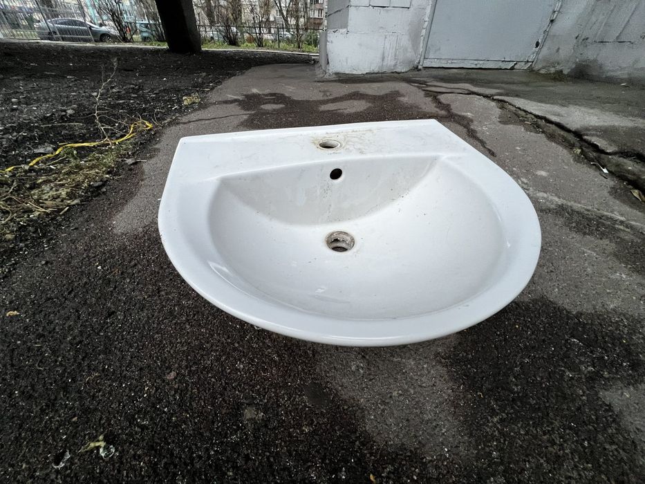 Умывальник в хорошем состоянии
